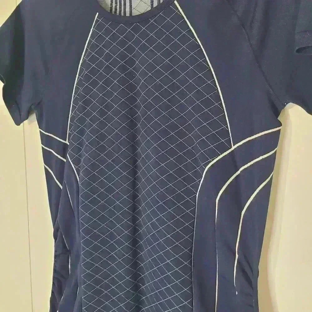 Athleta Finish Fast Line Tee Active Run Gym Sports ruched Top Size Medium - Picture 3 of 9